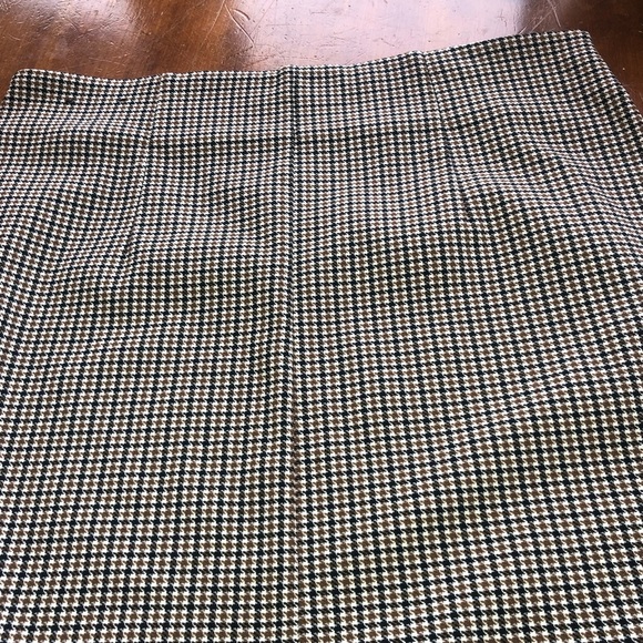 RW&CO Pencil Skirt Knee-Length brown and white- med 32” around- 22” long- used - Picture 7 of 8